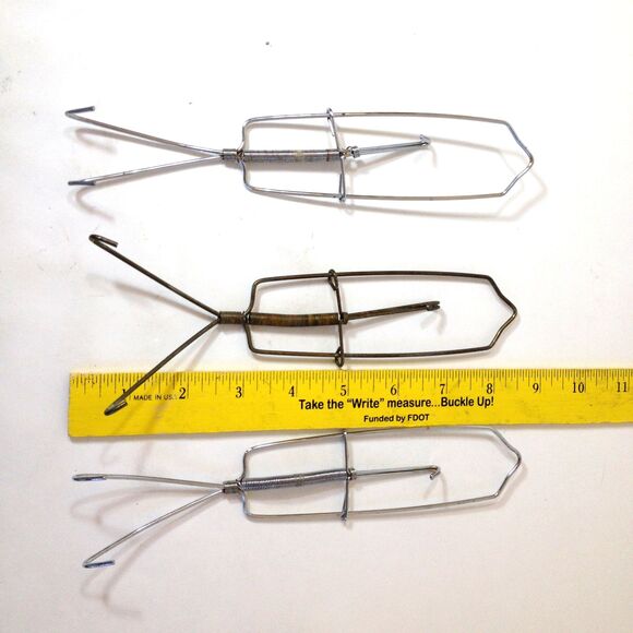 3 Vintage Decorative Plate Spring Loaded Wall Hangers Holds Plated 6.5" to 9" - Picture 4 of 4